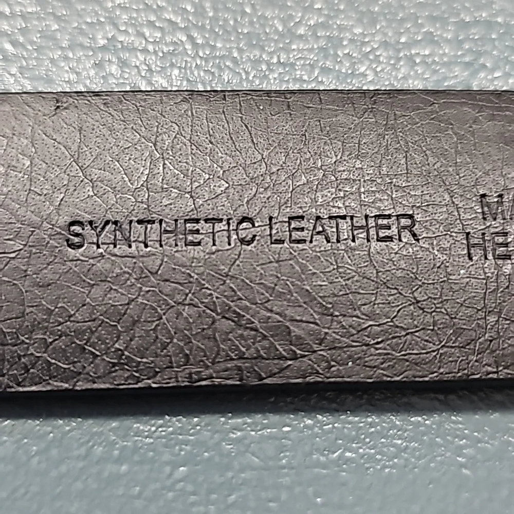 Levi's black with silver buckle large‎ belt. 31-32.